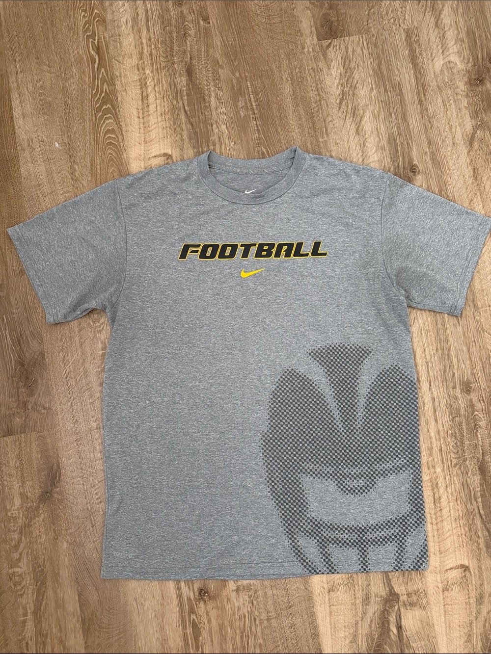 Nike Dri-Fit Kids Gray Tee with Yellow Football Logo, Size XL (18/20)